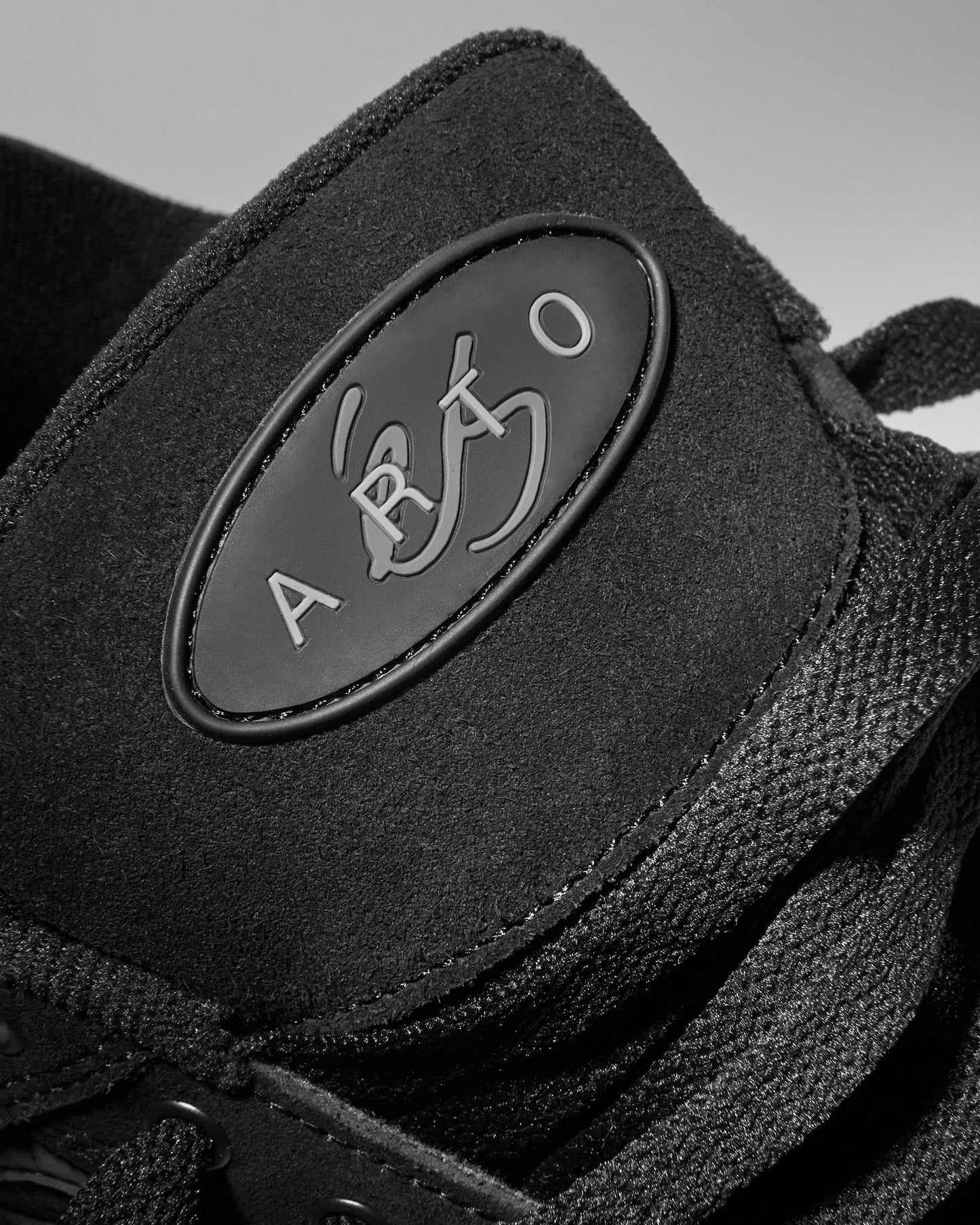 éS ACCEL X ARTO Black/Charcoal