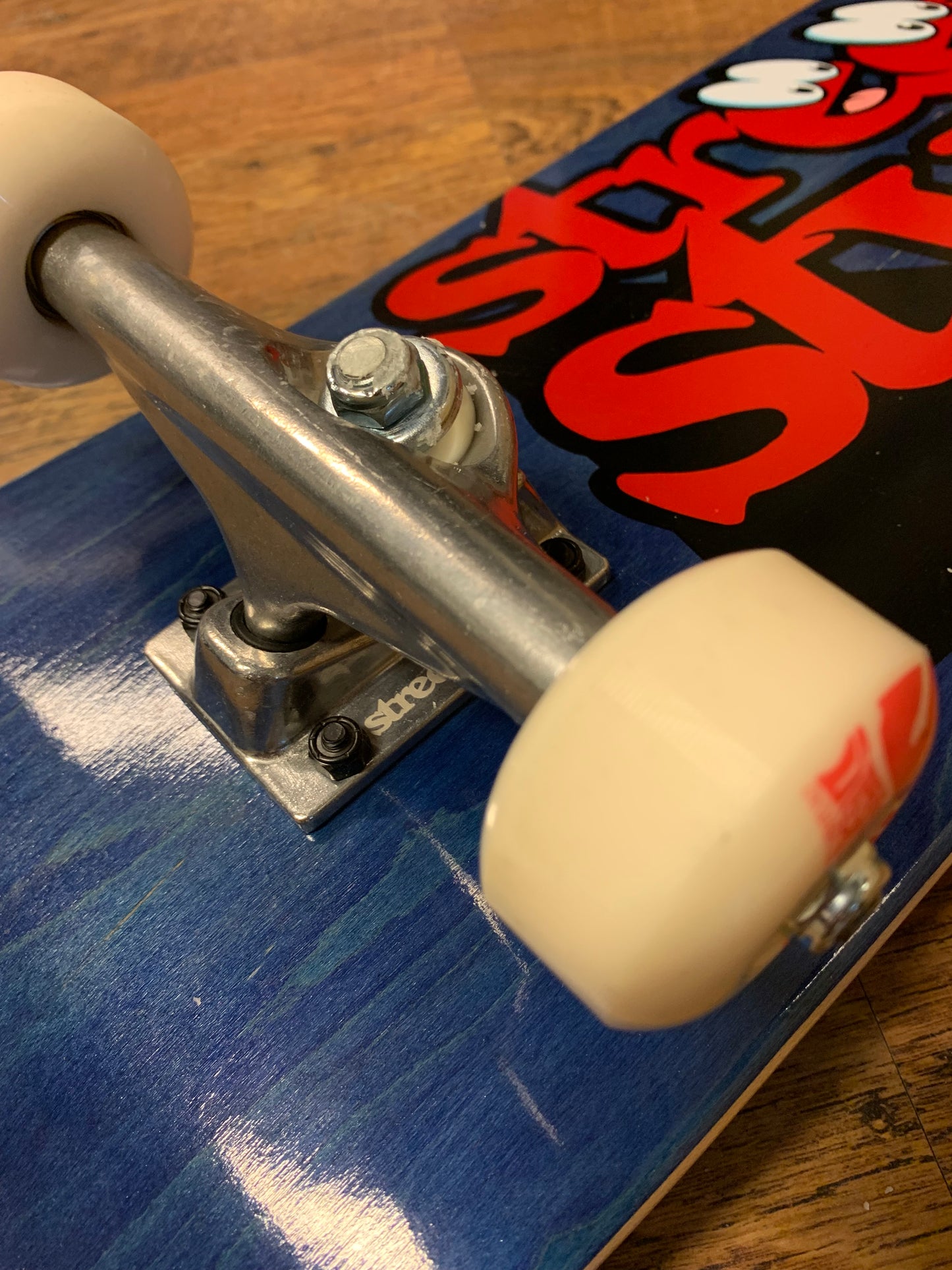 Street Style Complete "JUMPRAMP EYES" 8"