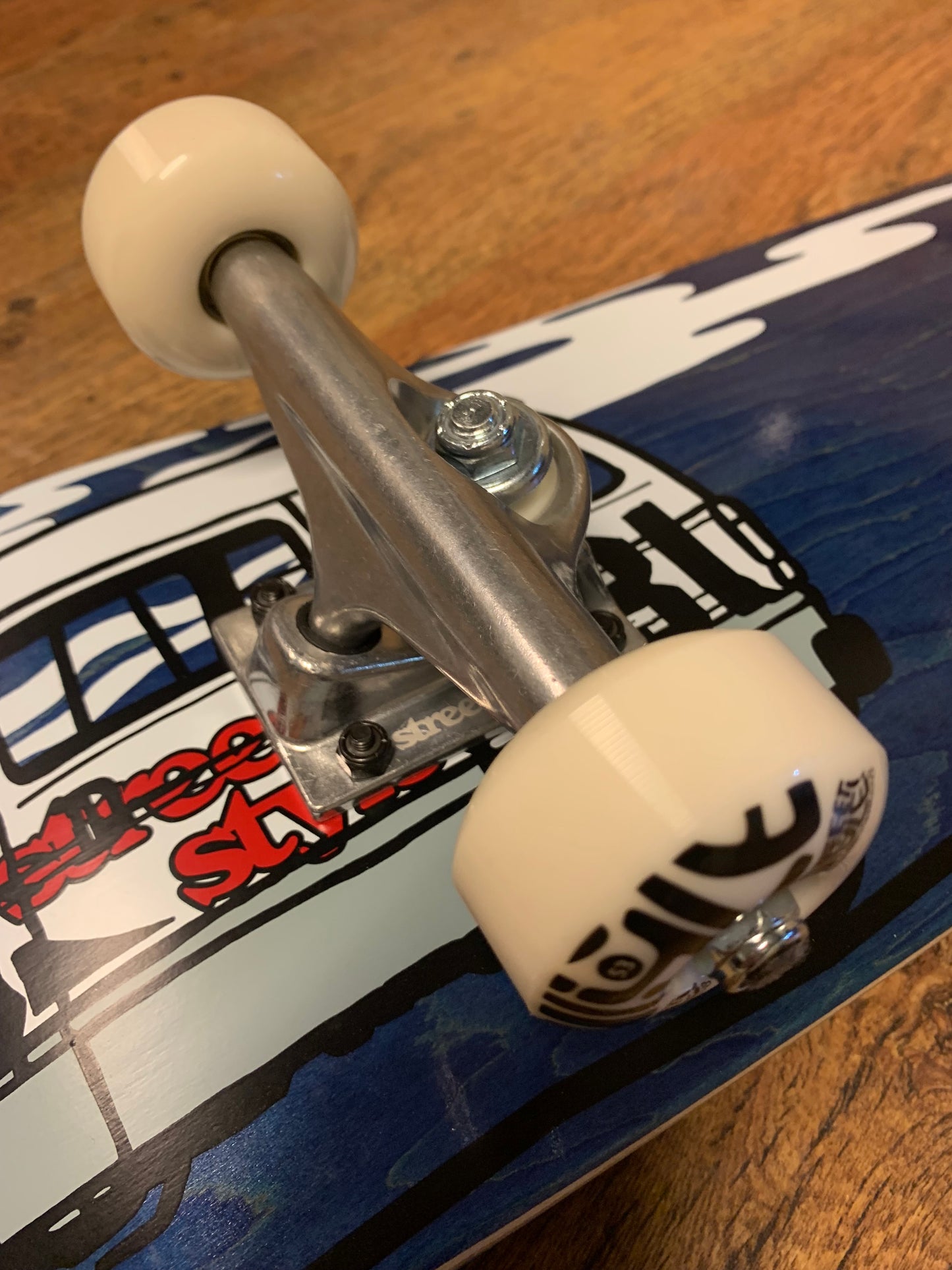 Street Style Complete "WELLDONE! VAN" 7,75"