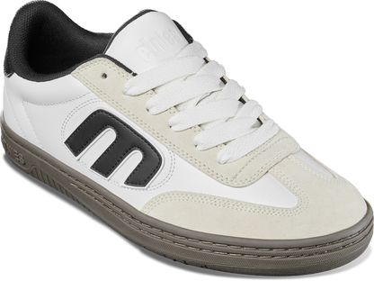 etnies Locut