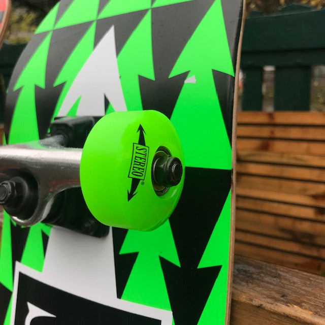 Stereo Skateboards Arrow Checkered Complete Green 8.25"
