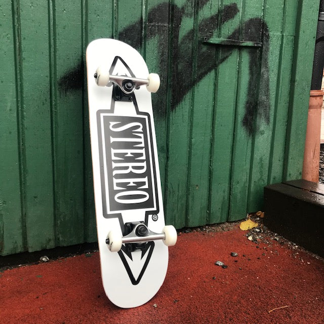 Arrow Complete White 7.75"